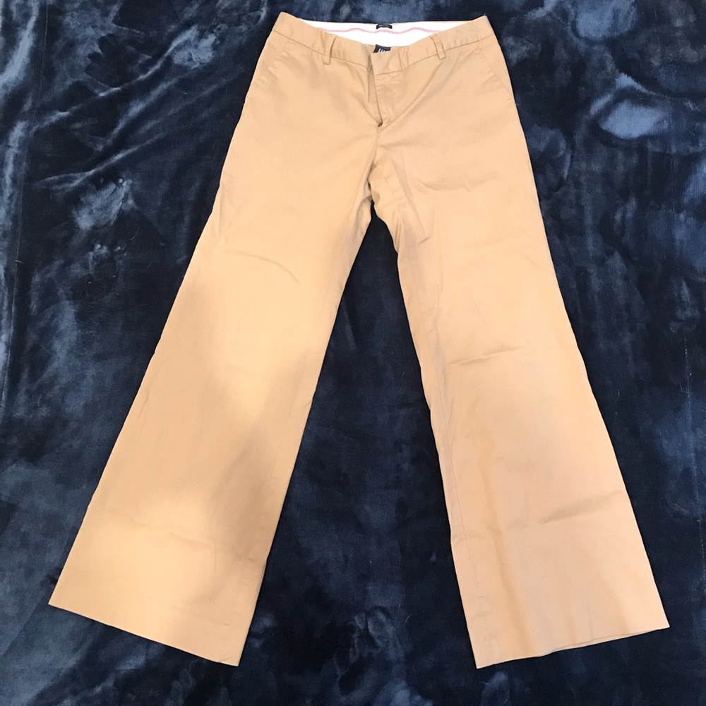 GAP Modern Fit Flare Khaki size 6 Regular